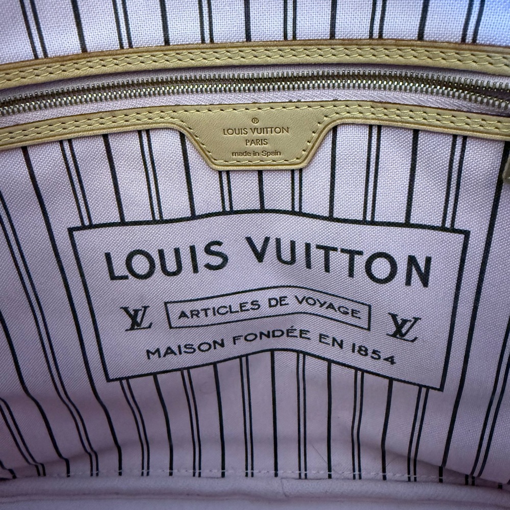Louis Vuitton Monogram Rose Ballerine Neverfull MM and Pouch - Picture 5 of 16